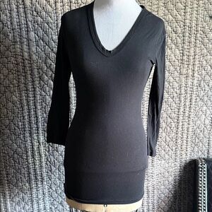 Elegant Black V-Neck Women's Top with 3/4 long sleeves .James Perse